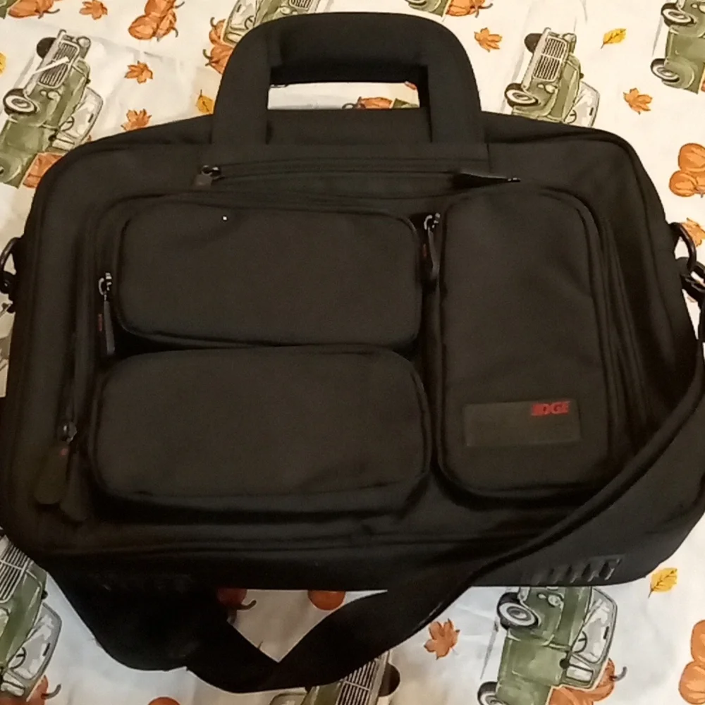 Mobile edge corporate laptop briefcase
